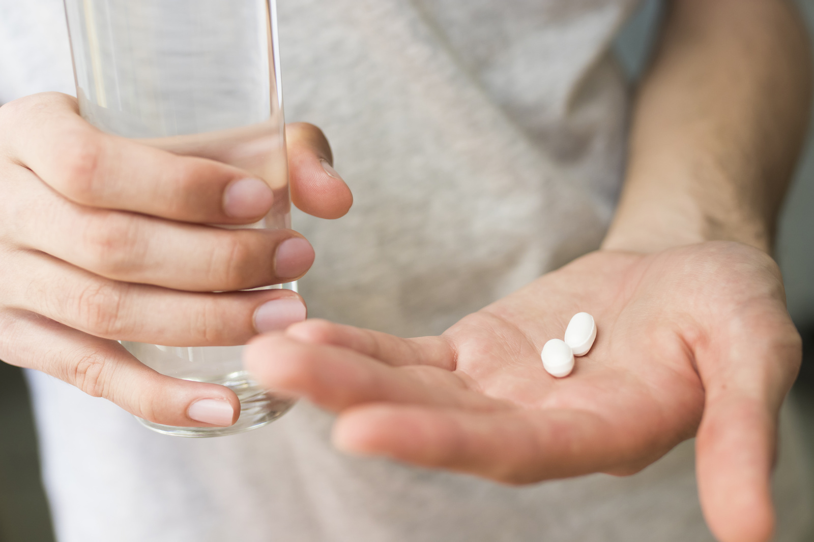 Hydrocodone Addiction: Side Effects, Withdrawal Symptoms, and How to Get Help